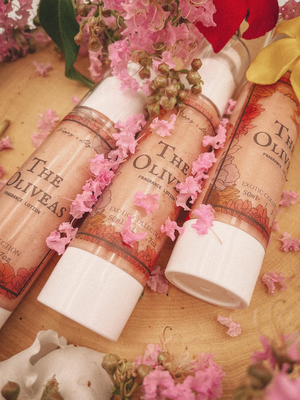 Olivea Shimmering Body Glow Lotion | Vanilla, Lily, Peach & Mango