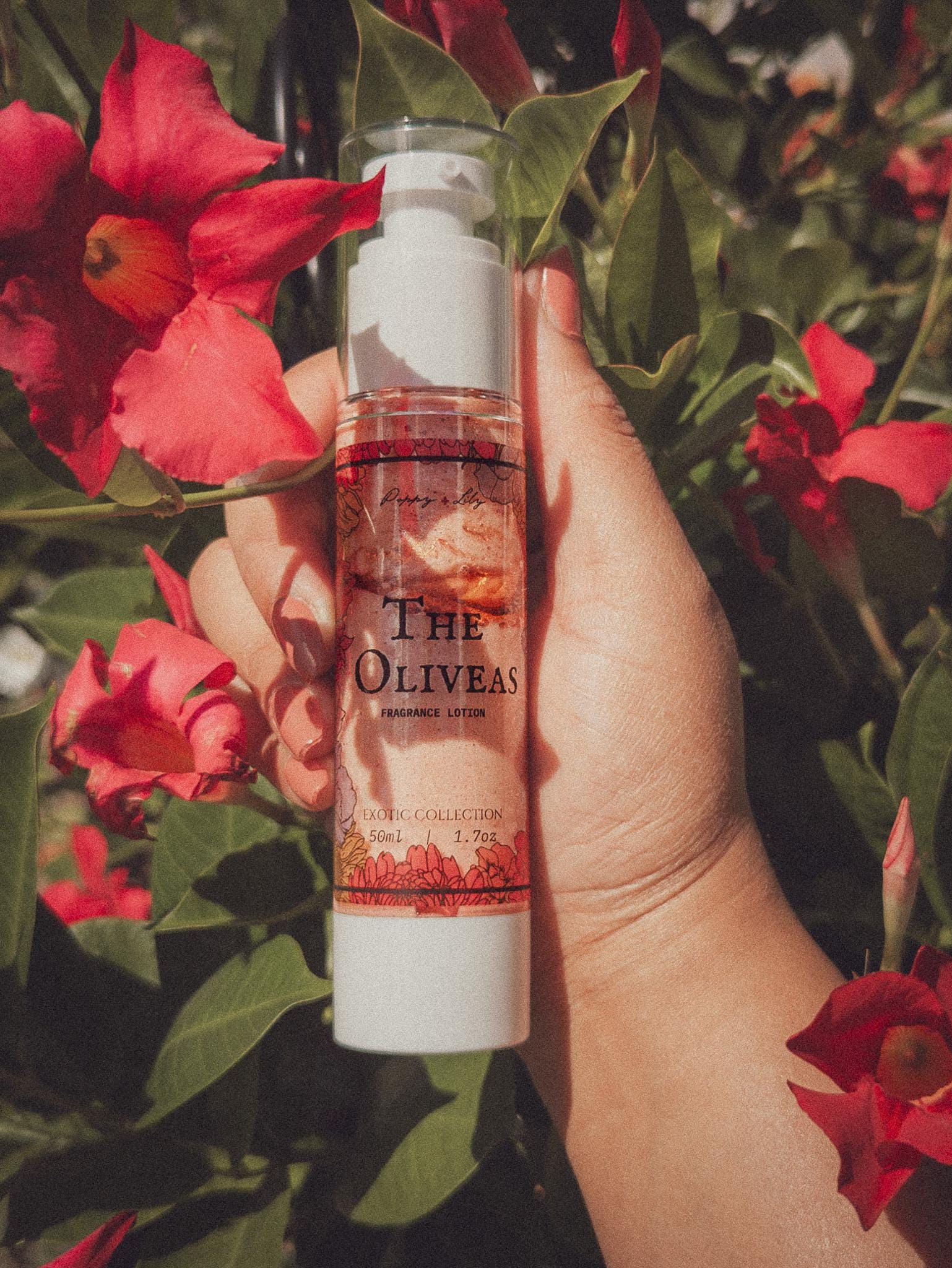 Olivea Shimmering Body Glow Lotion | Vanilla, Lily, Peach & Mango